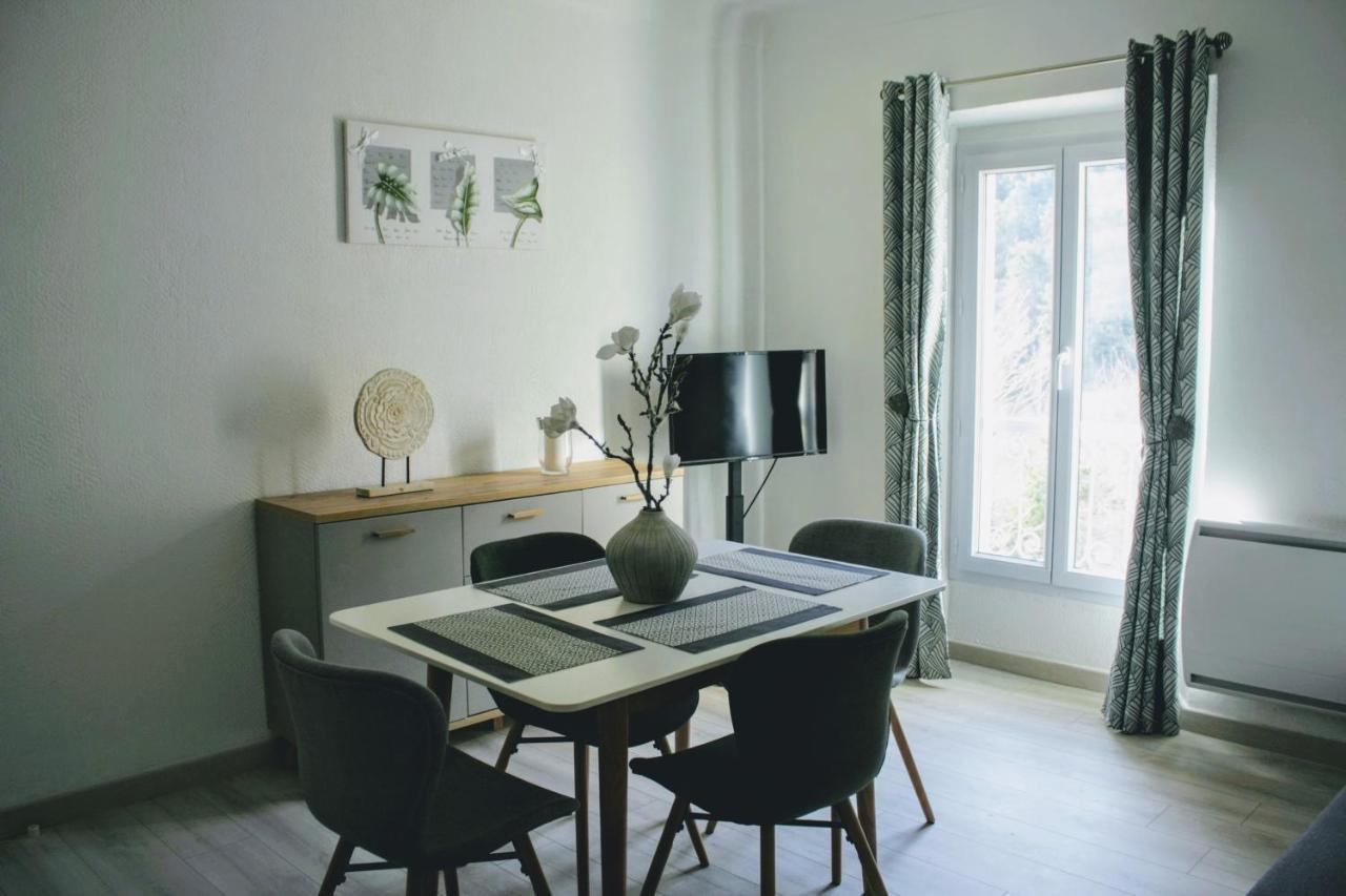 Charmant Appartement Au Coeur Des Gres D Annot Екстериор снимка